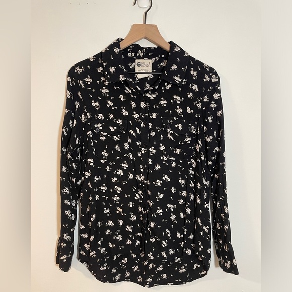 Billabong Women’s Button Down Long Sleeve Black Floral Shirt Size Medium EUC - Picture 1 of 10